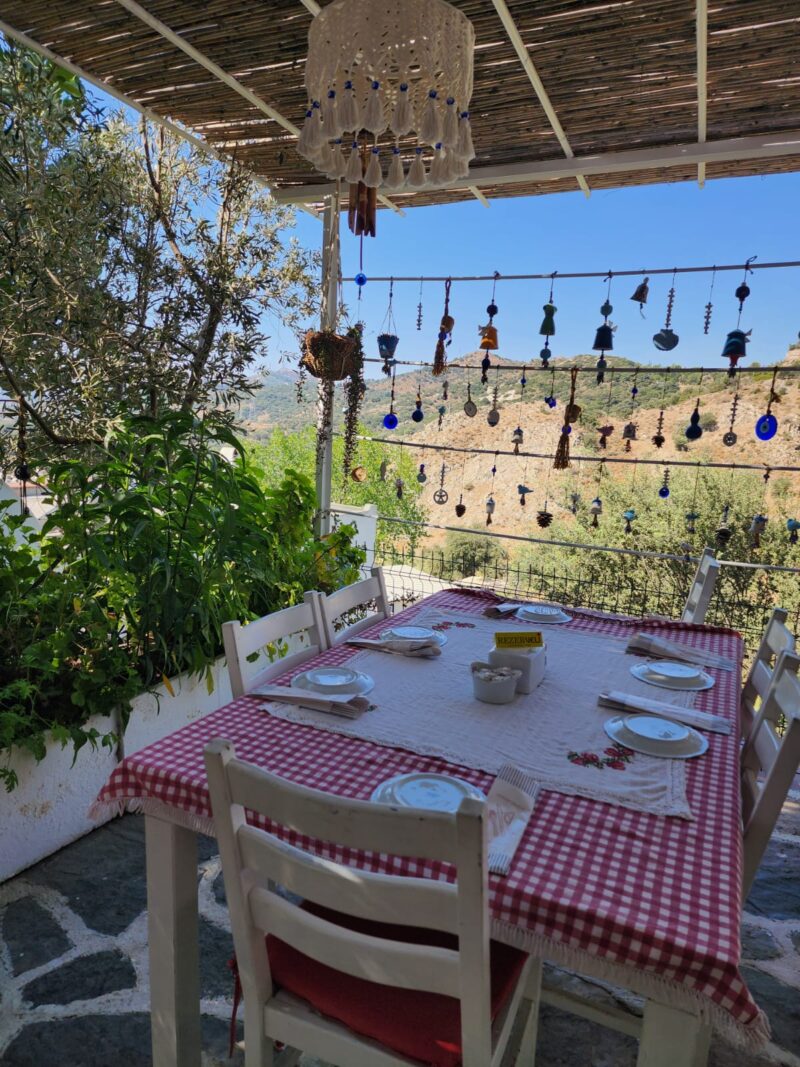 Sevalin Yeri Bodrum Masa Görseli