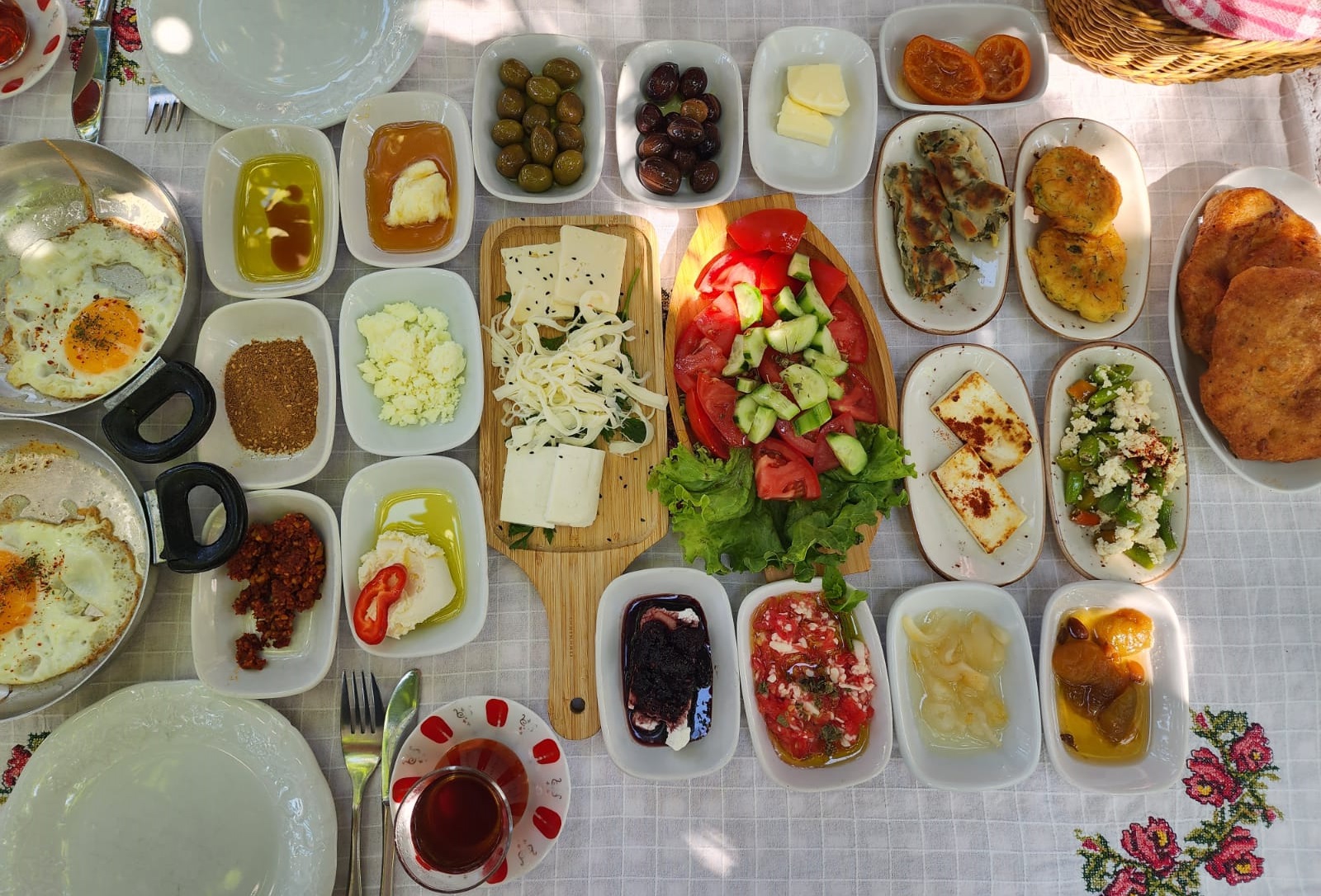 Sevalin Yeri Bodrum Serpme Kahvaltı Görseli 2