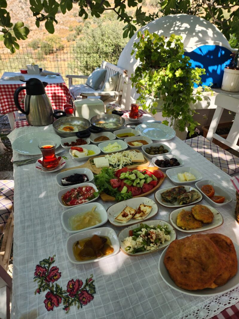 Sevalin Yeri Bodrum Serpme Kahvaltı Görseli 3