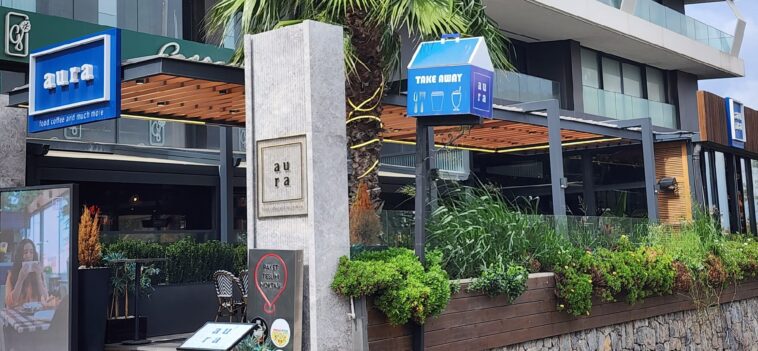 Aura Restoran Çengelköy Giriş