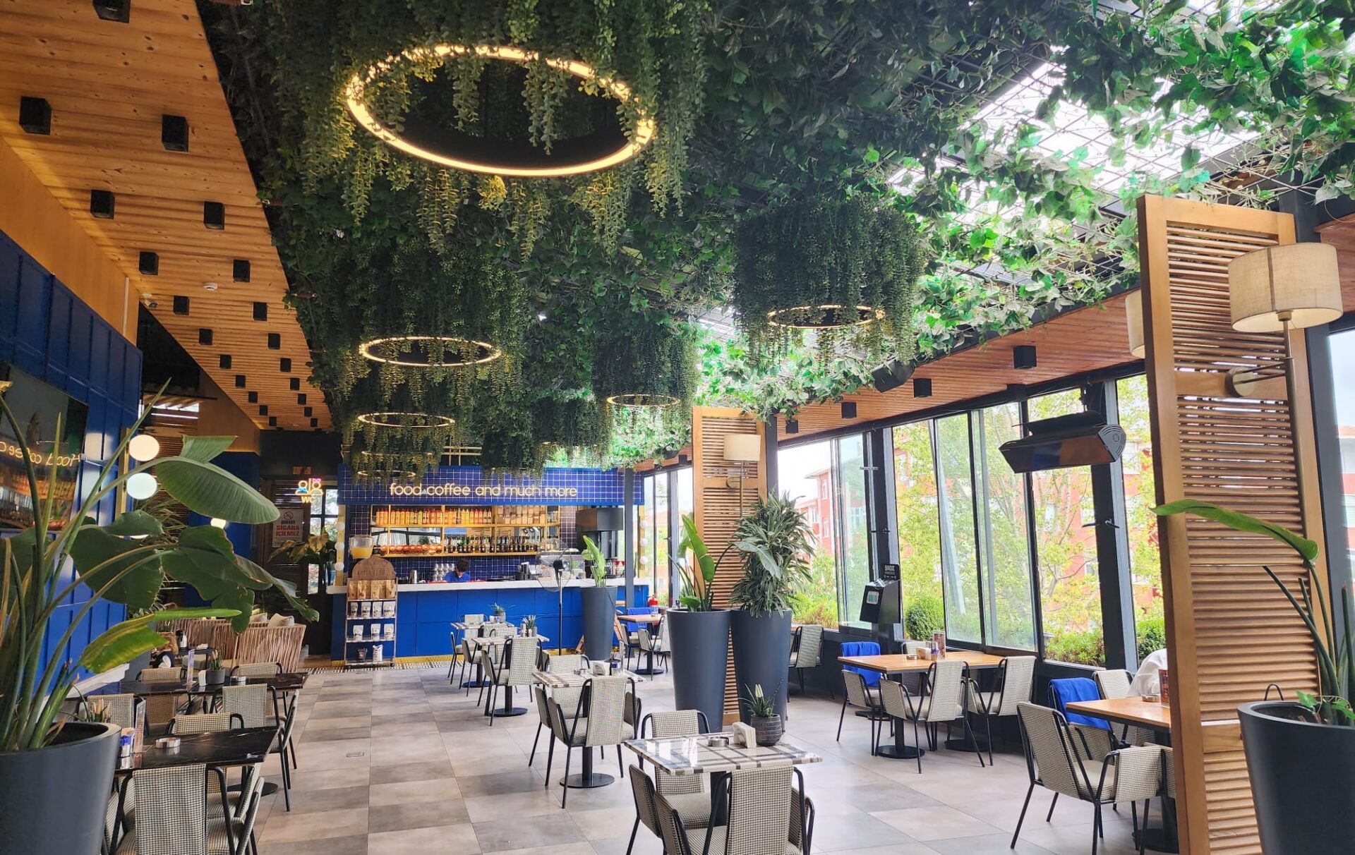 Aura Restoran Çengelköy Girişi