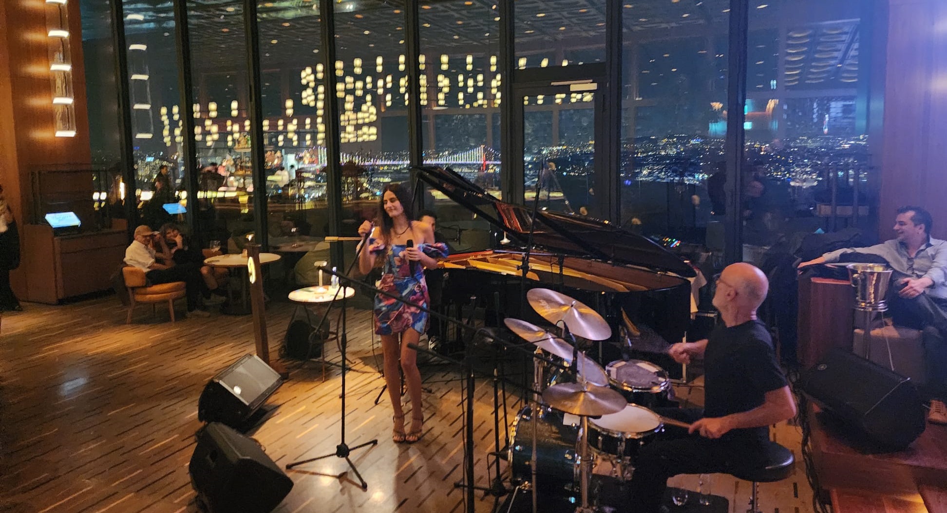 Biz İstanbul Aralık 2025 Cuma Günü Jazz Dinletisi