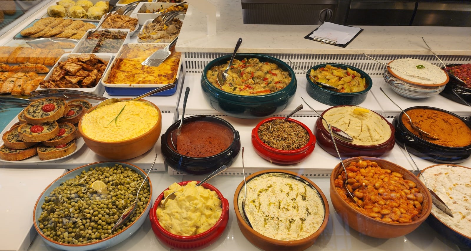 Plus Kitchen Suadiye Tezgahtaki Yemekler