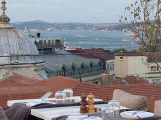 Roof Mezzepotamia Teras Boğaz Manzarası