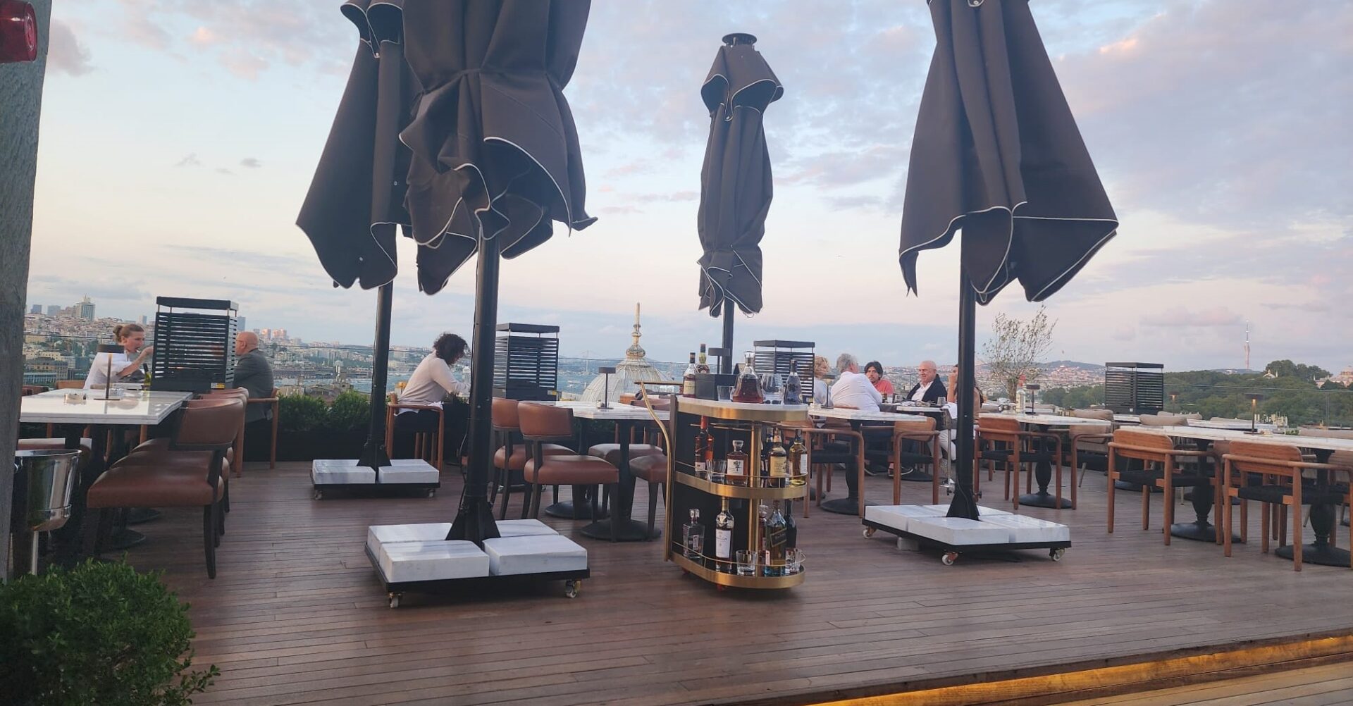 Roof Mezzepotamia Teras Bölümü