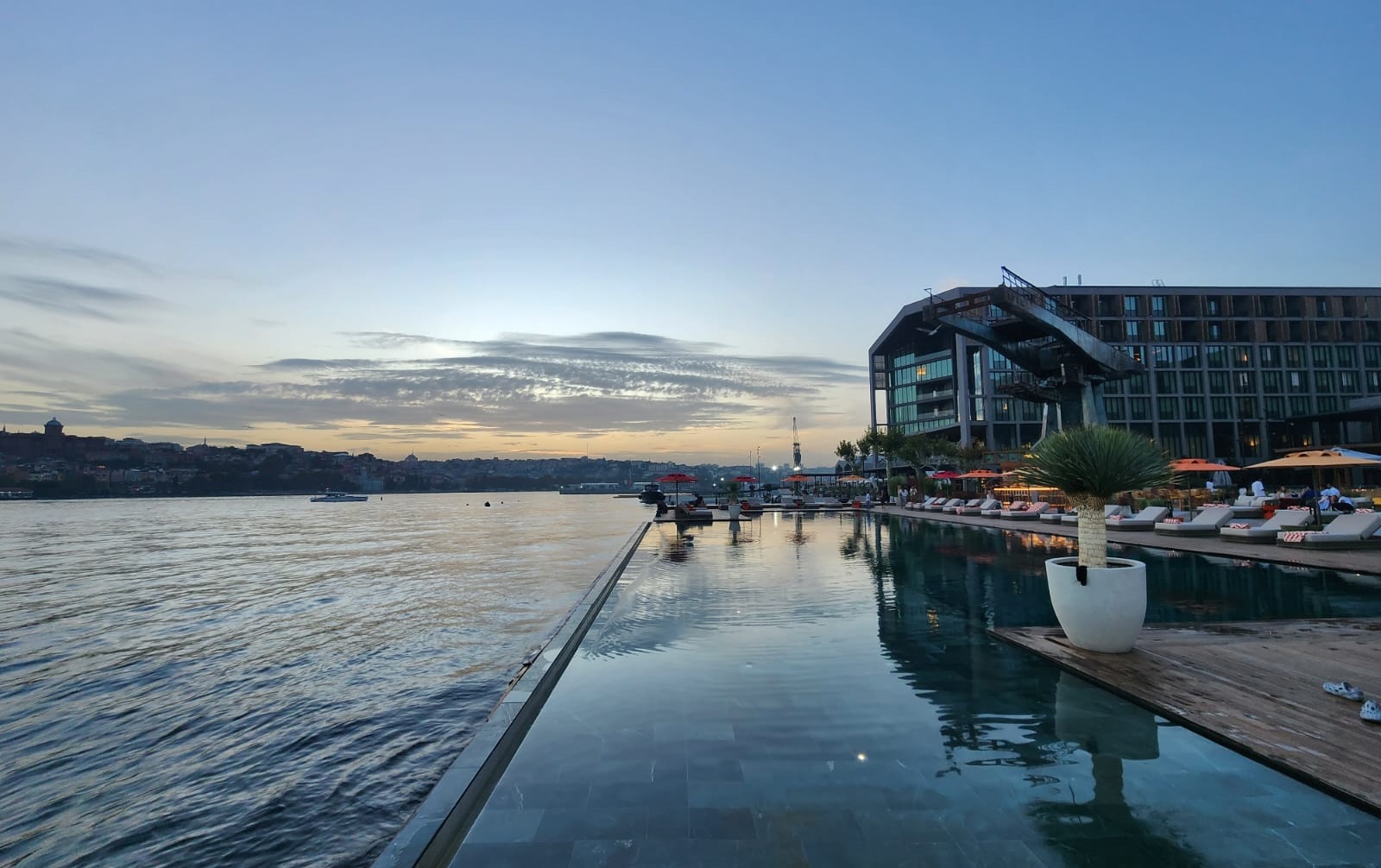 Rixos Tersane İstanbul Velena By The Sea Bahçe Bölümü 1