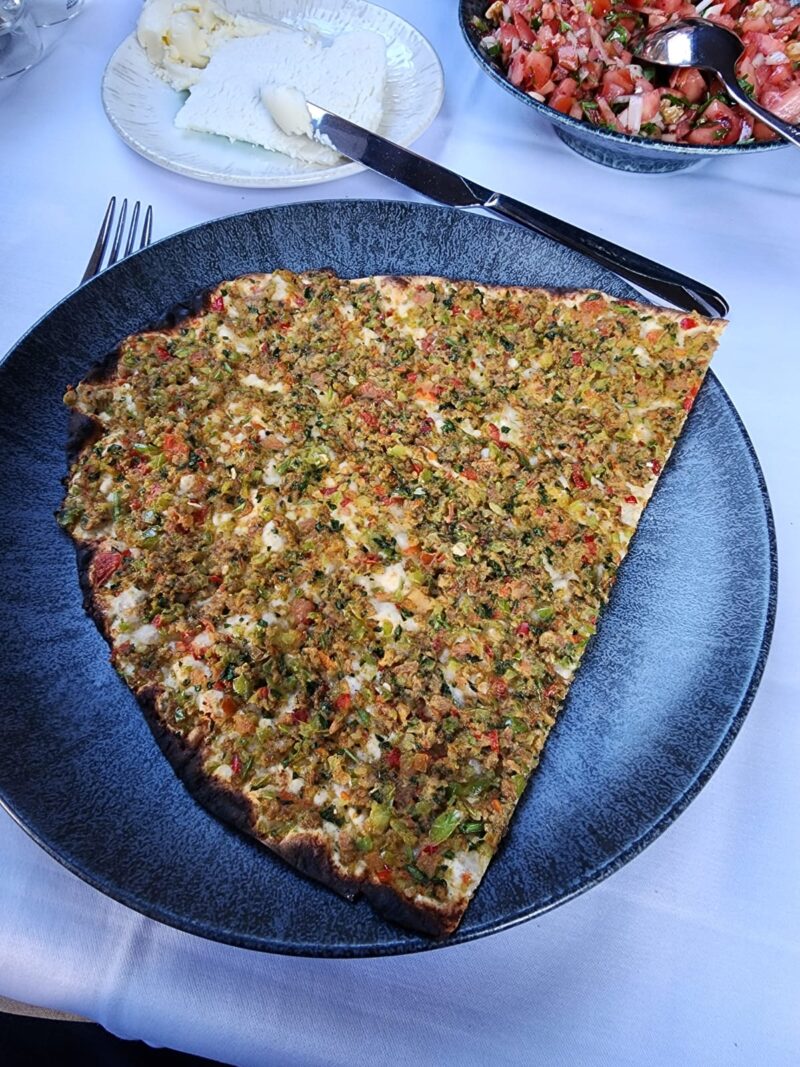 Günaydın Kebap Etiler Lahmacun