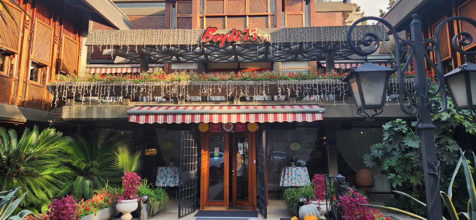 Beyti Florya Girişi 1