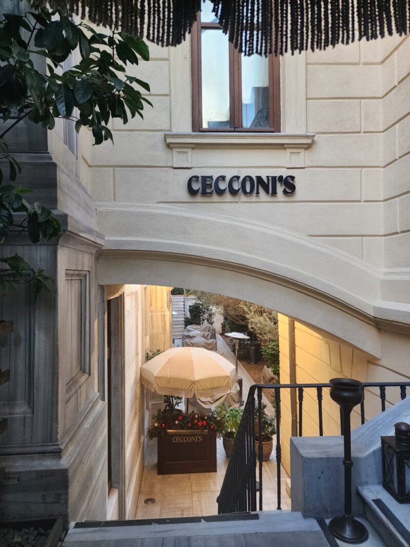 Cecconis Restaurant Girişi 1
