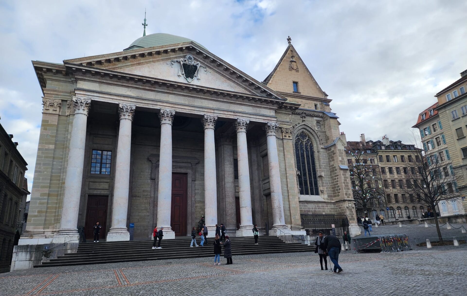 Cenevre Aziz Pierre Katedrali