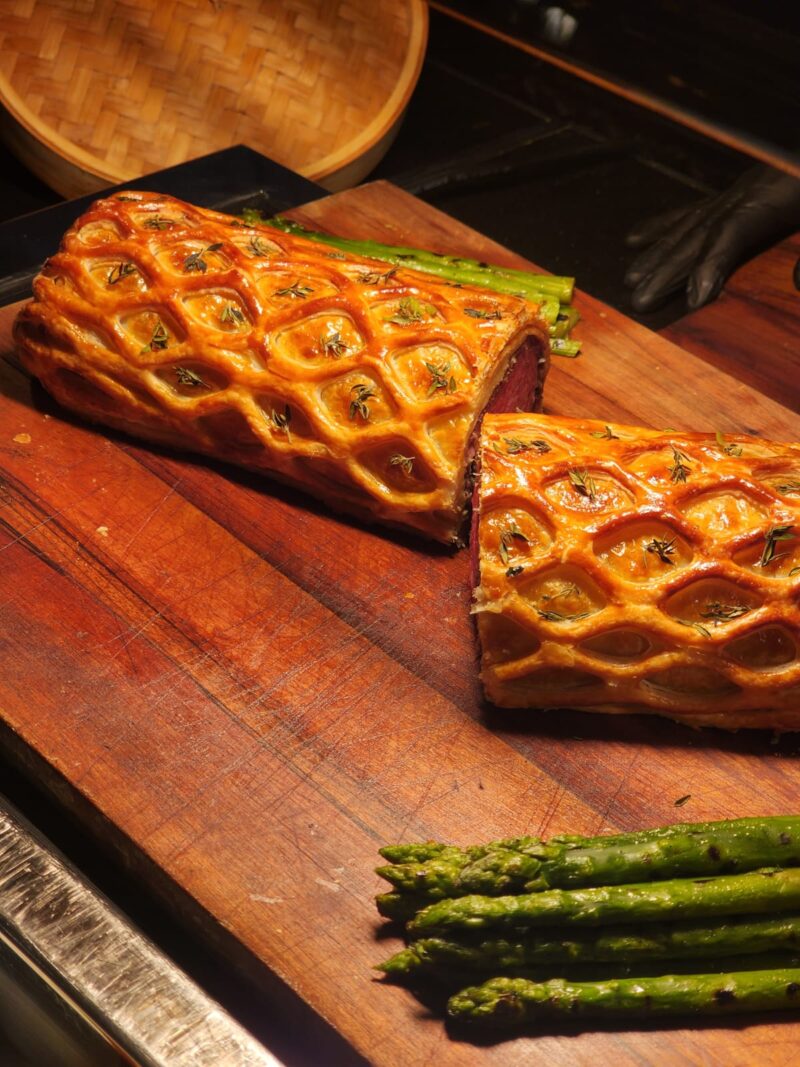 Raffles Hotel İstanbul Brunch Beef Wellington