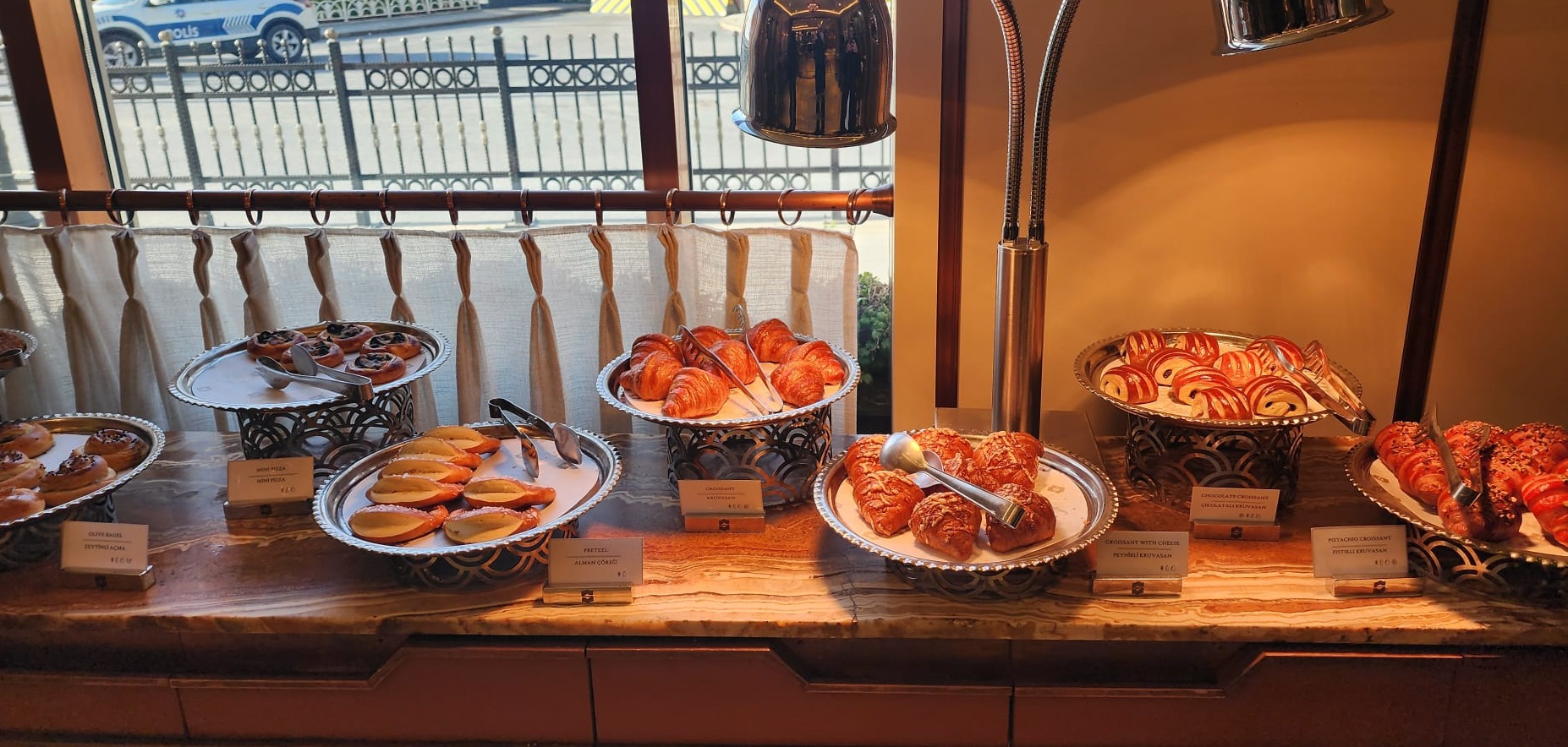 Shangri-La Bosphorus İstanbul Açık Büfe Kahvaltı 1