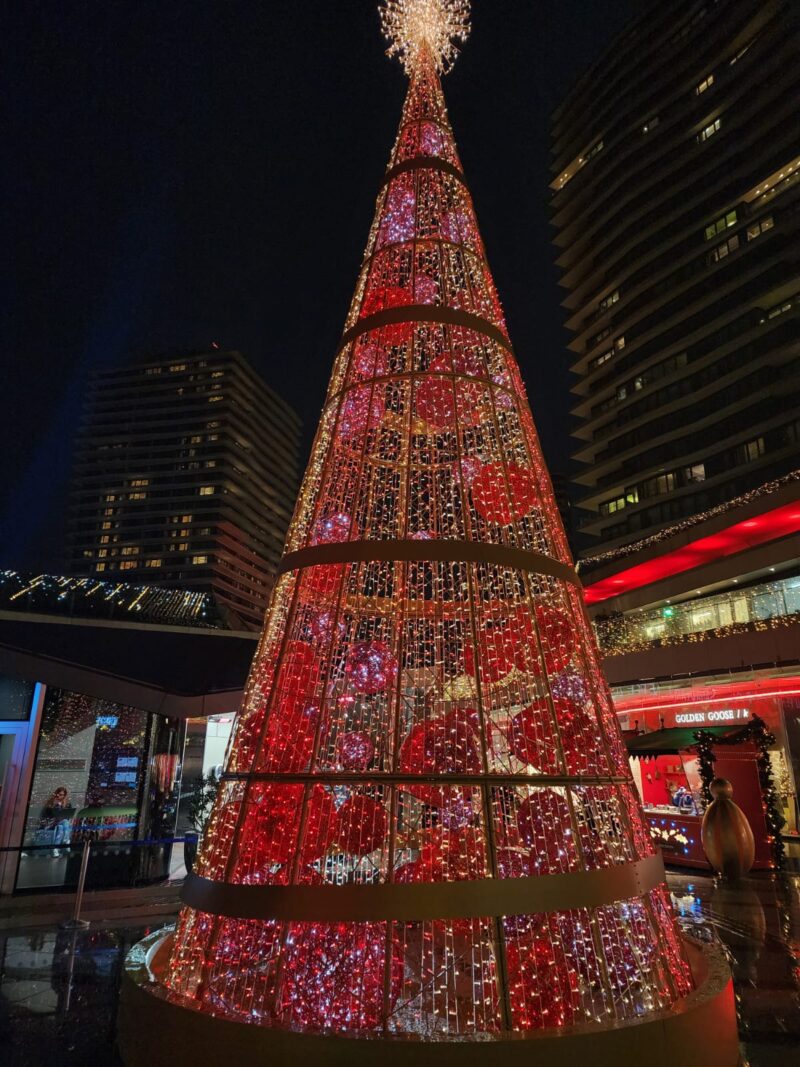 Zorlu Center Yeni Yıl Köyü Yılbaşı Ağacı