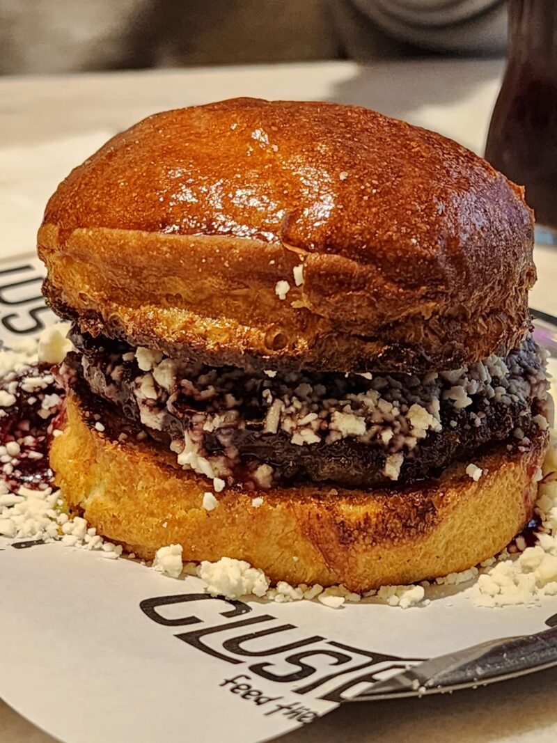 Cluster Burger Aşna Vişne Burger Görseli