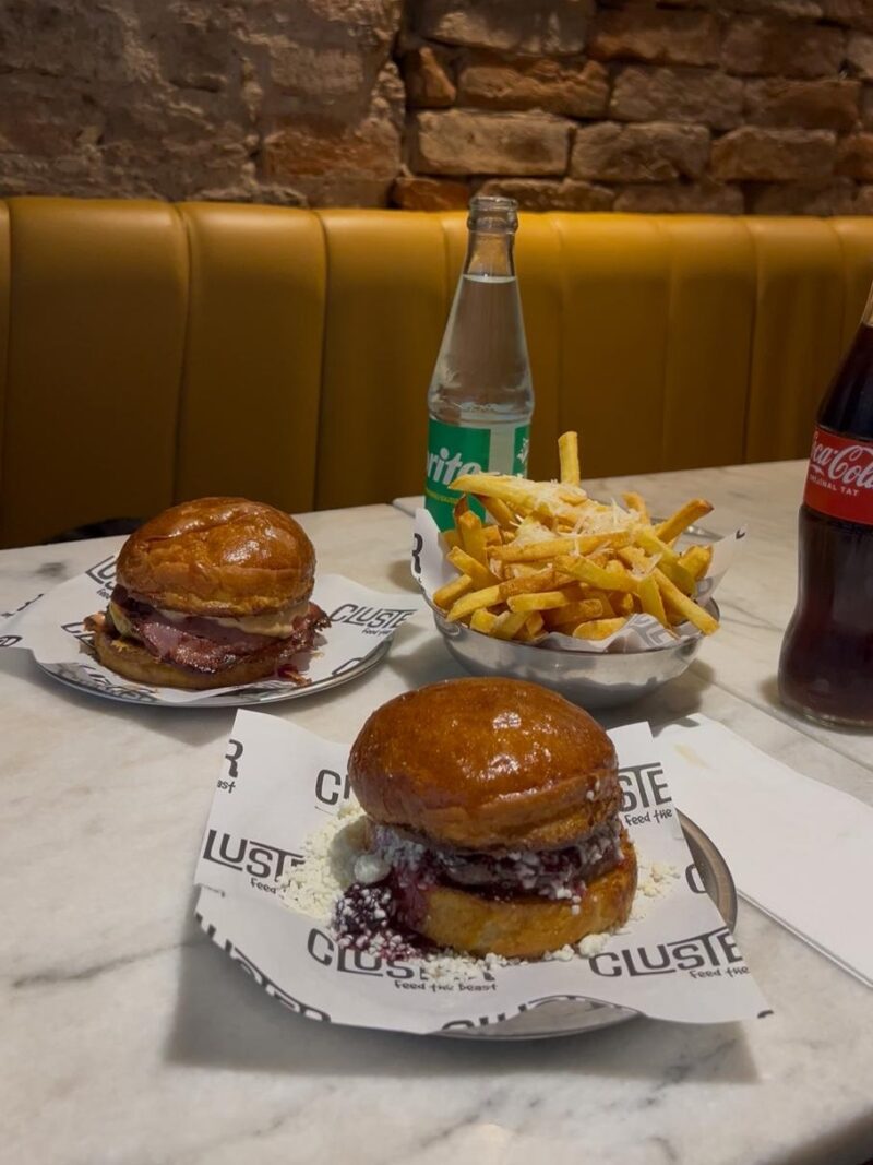Cluster İstanbul Burgerler ve Patates Kızartması