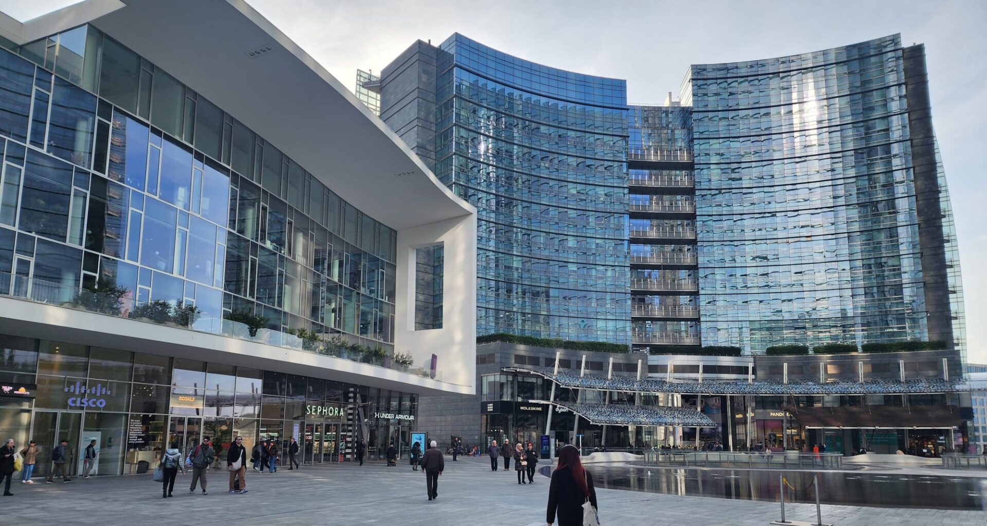 Piazza Gae Aulenti Milano