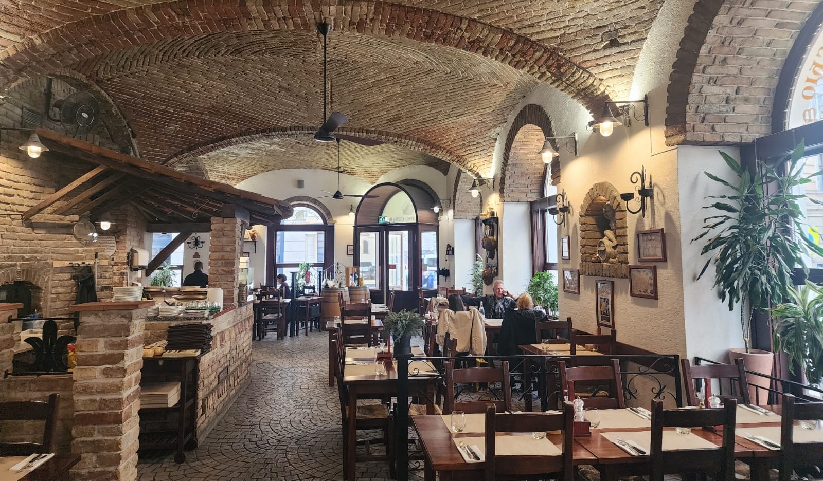 Il Terzo Cerchio Budapeşte İçerisi