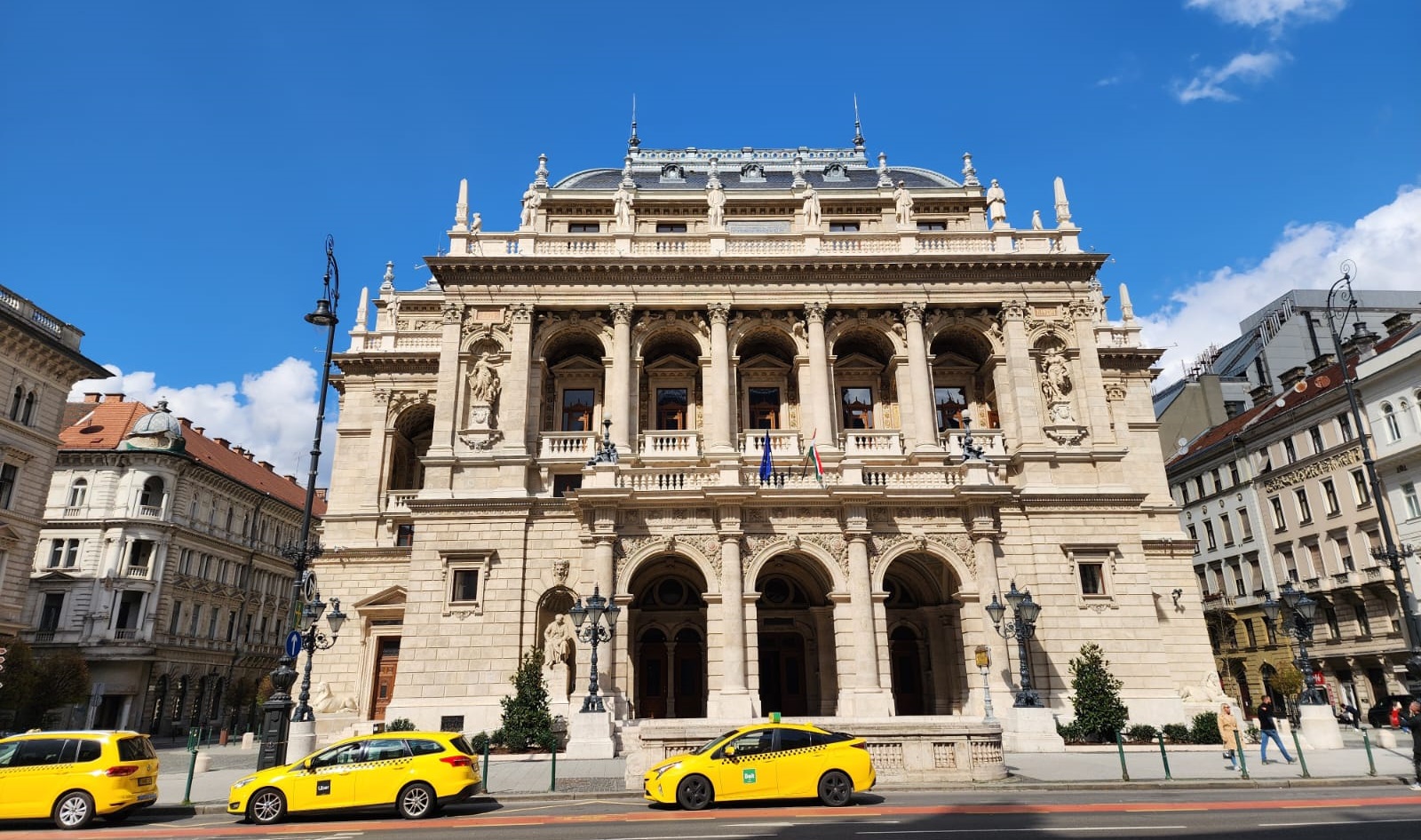 Macaristan Devlet Opera Binası Girişi Budapeşte
