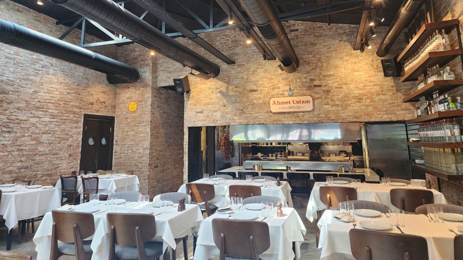 Ahmet Ustam Ocakbaşı İçerisi 2