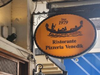 Pizza Venedik Girişi