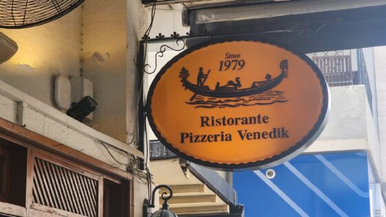 Pizza Venedik Girişi