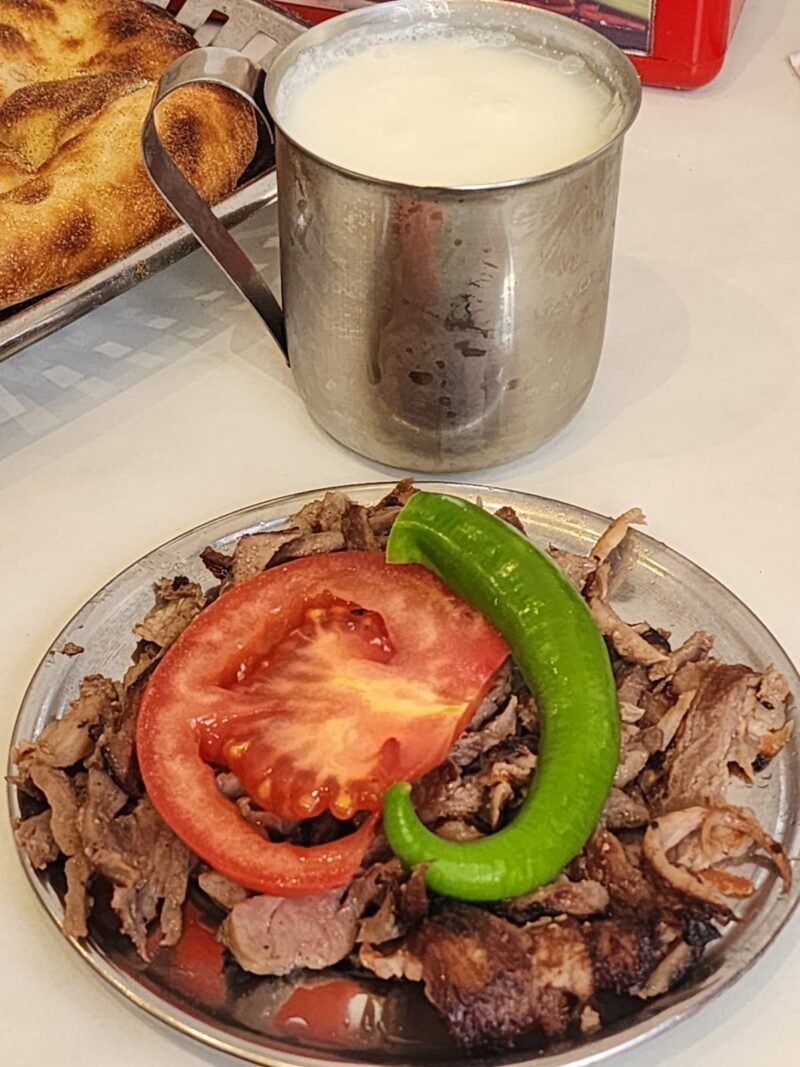 Tarihi Karadeniz Döner Asım Usta Beşiktaş Döner Porsiyon 2
