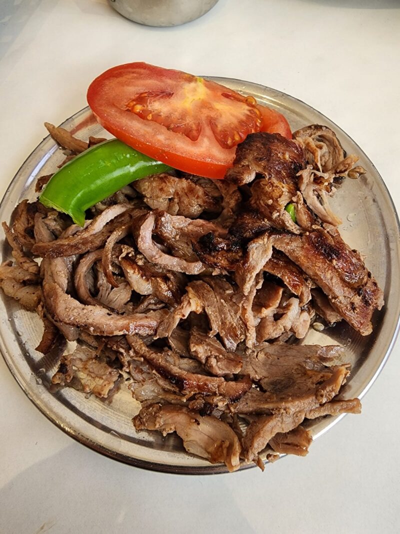 Tarihi Karadeniz Döner Asım Usta Beşiktaş Porsiyon Döner