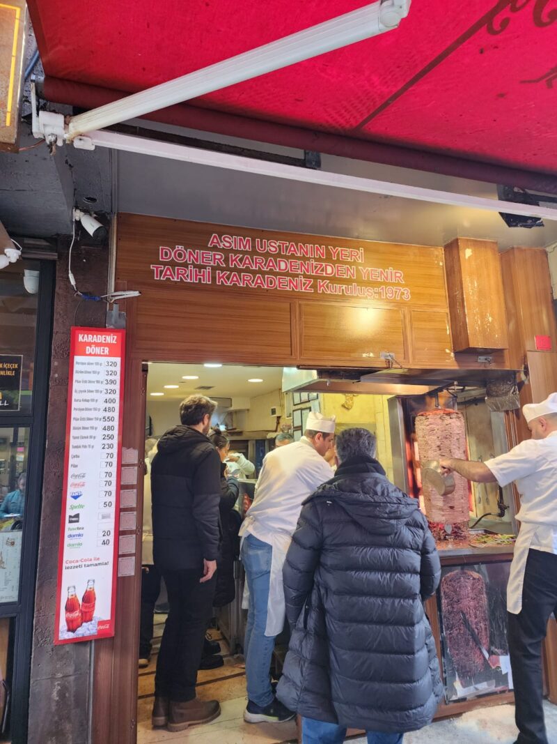 Tarihi Karadeniz Döner Asım Usta Beşiktaş Sıra Görseli 1
