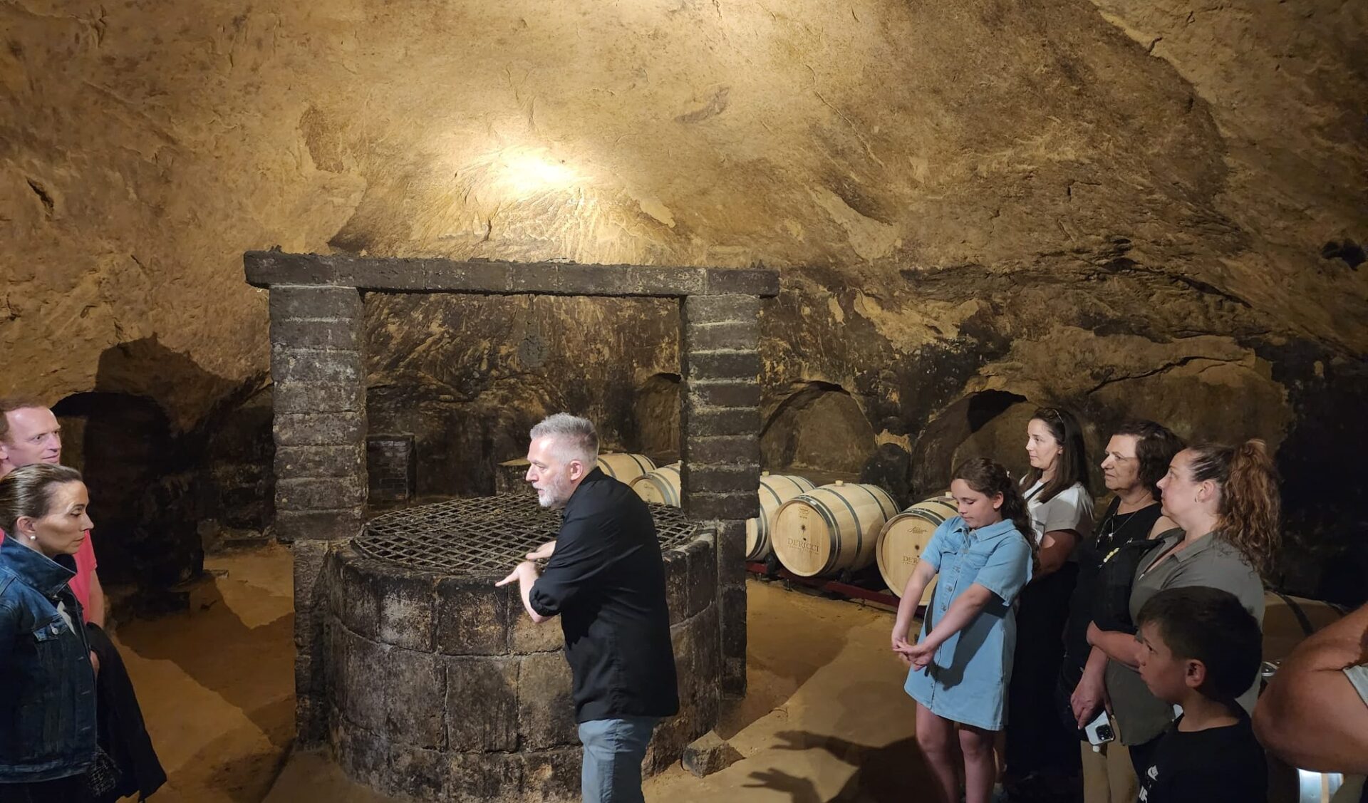 De' Ricci Cantine Storiche in Montepulciano İtalya Şarap Mahseni 3