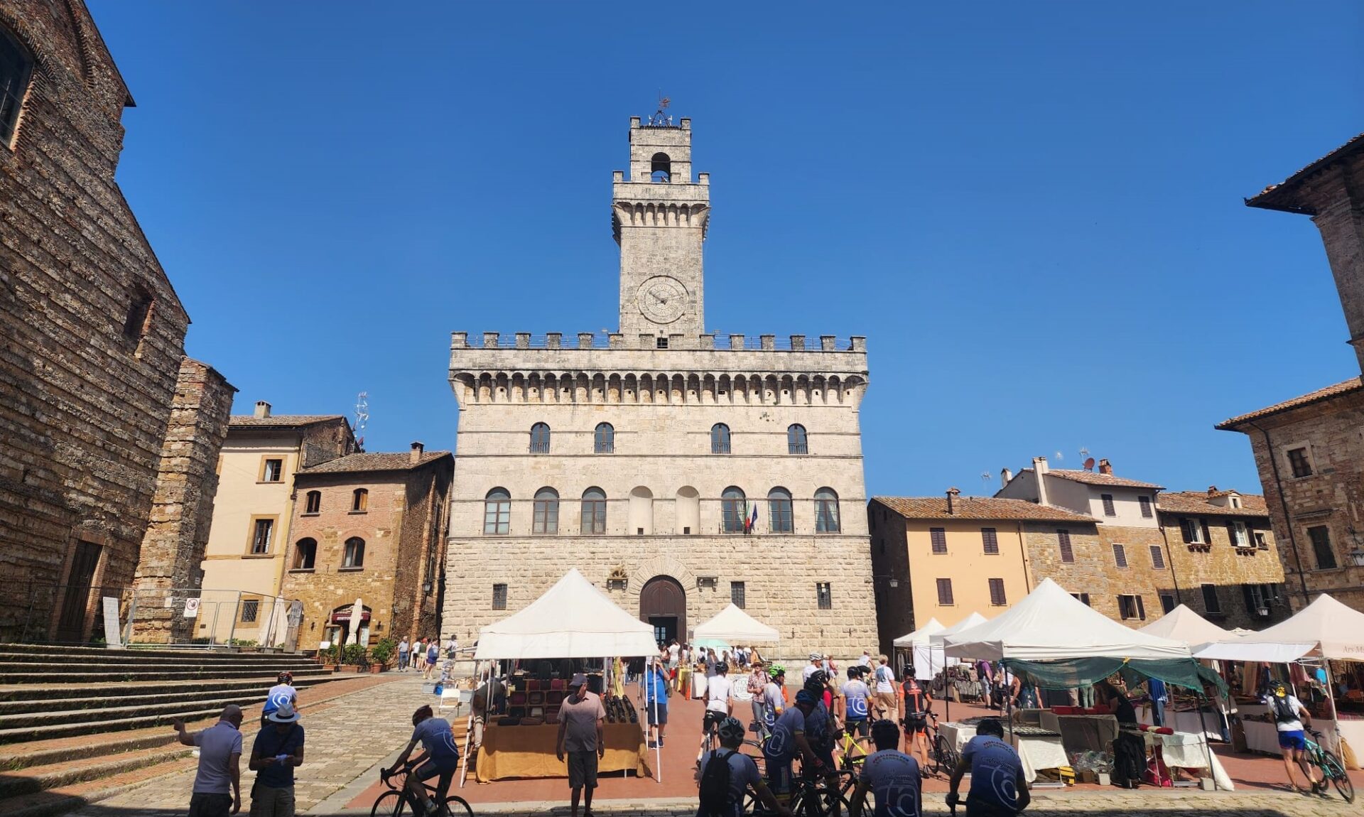 Piazza Grande Montepulciano İtalya 1