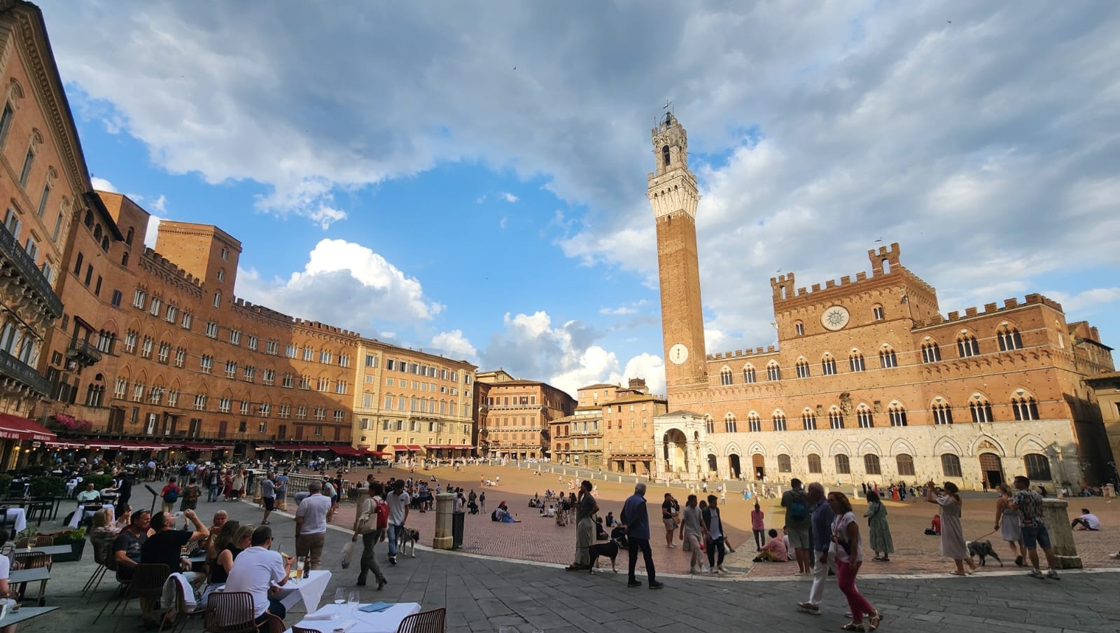 Piazza del Campo Siena İtalya 1