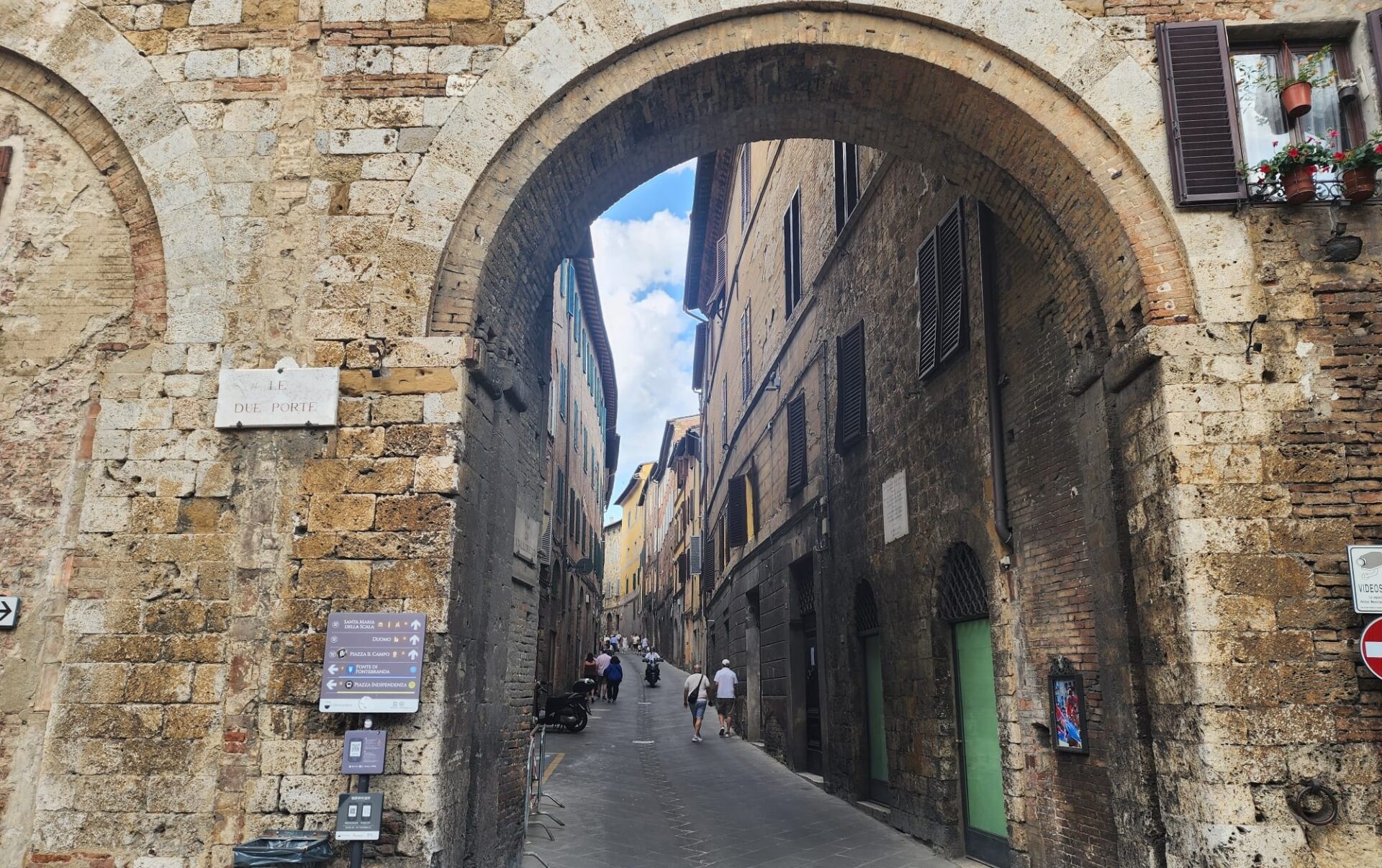 Siena İtalya Şehir Giriş Kapısı