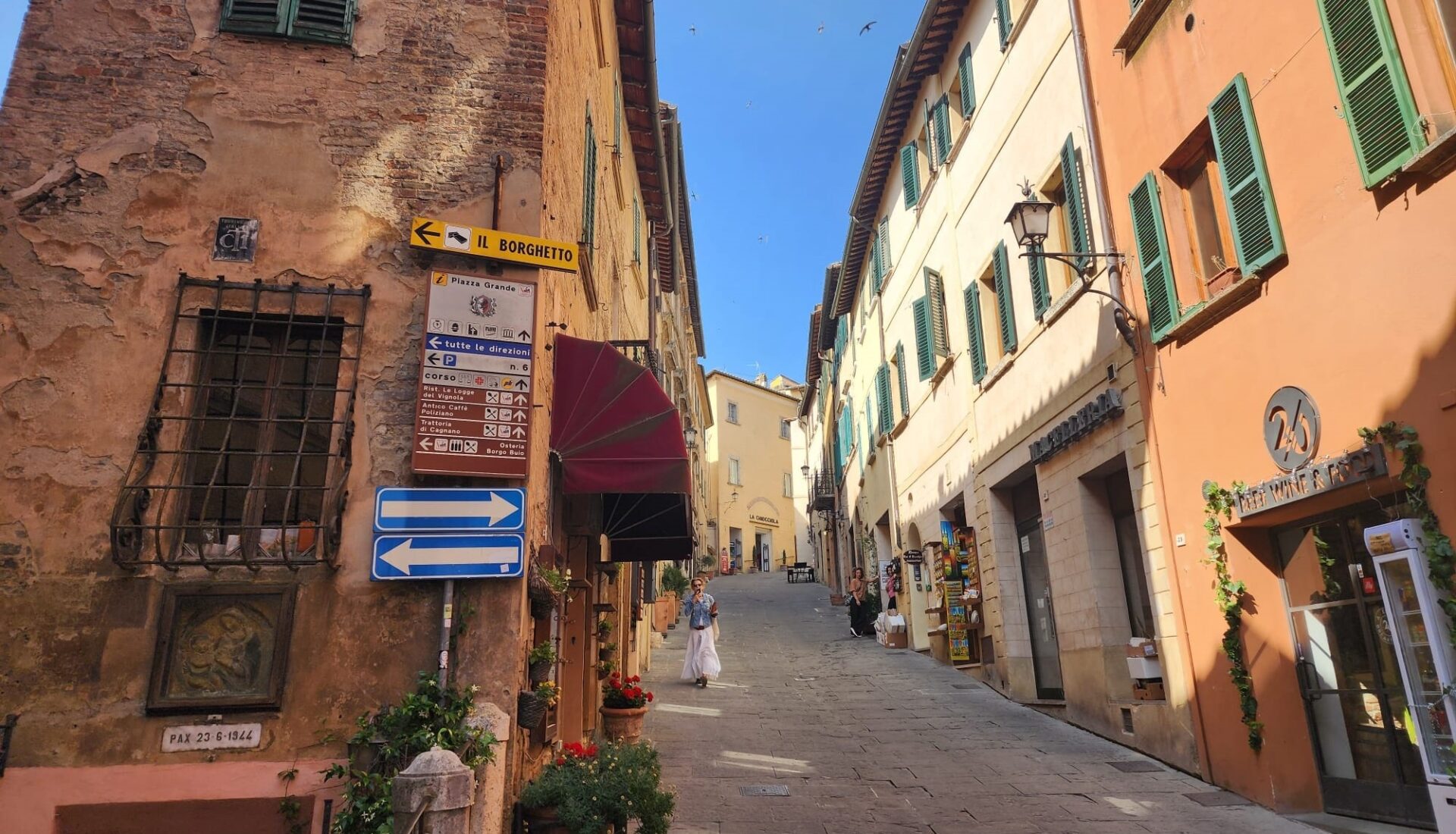 Via di Gracciano nel Corso Montepulciano İtalya 2