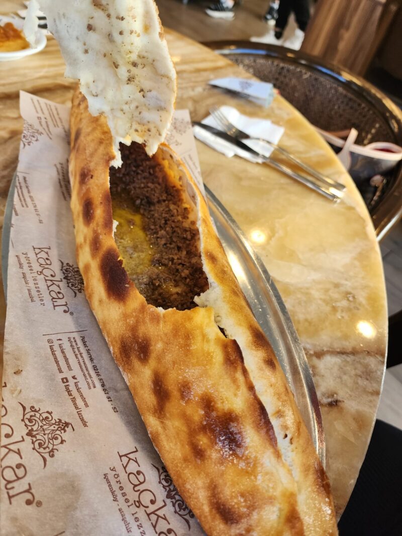 Kaçkar Yöresel Lezzetler Kıymalı Kapalı Pide 1