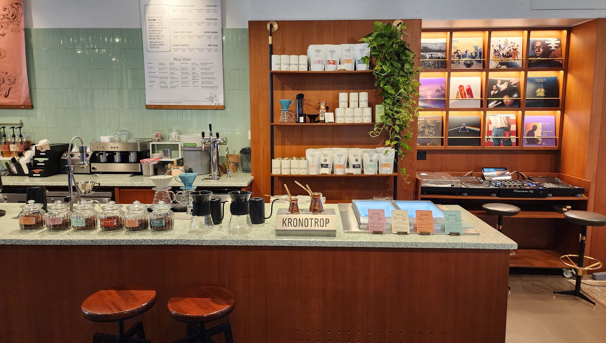 Kronotrop Coffee Zorlu Avm Self Servis Bölümü