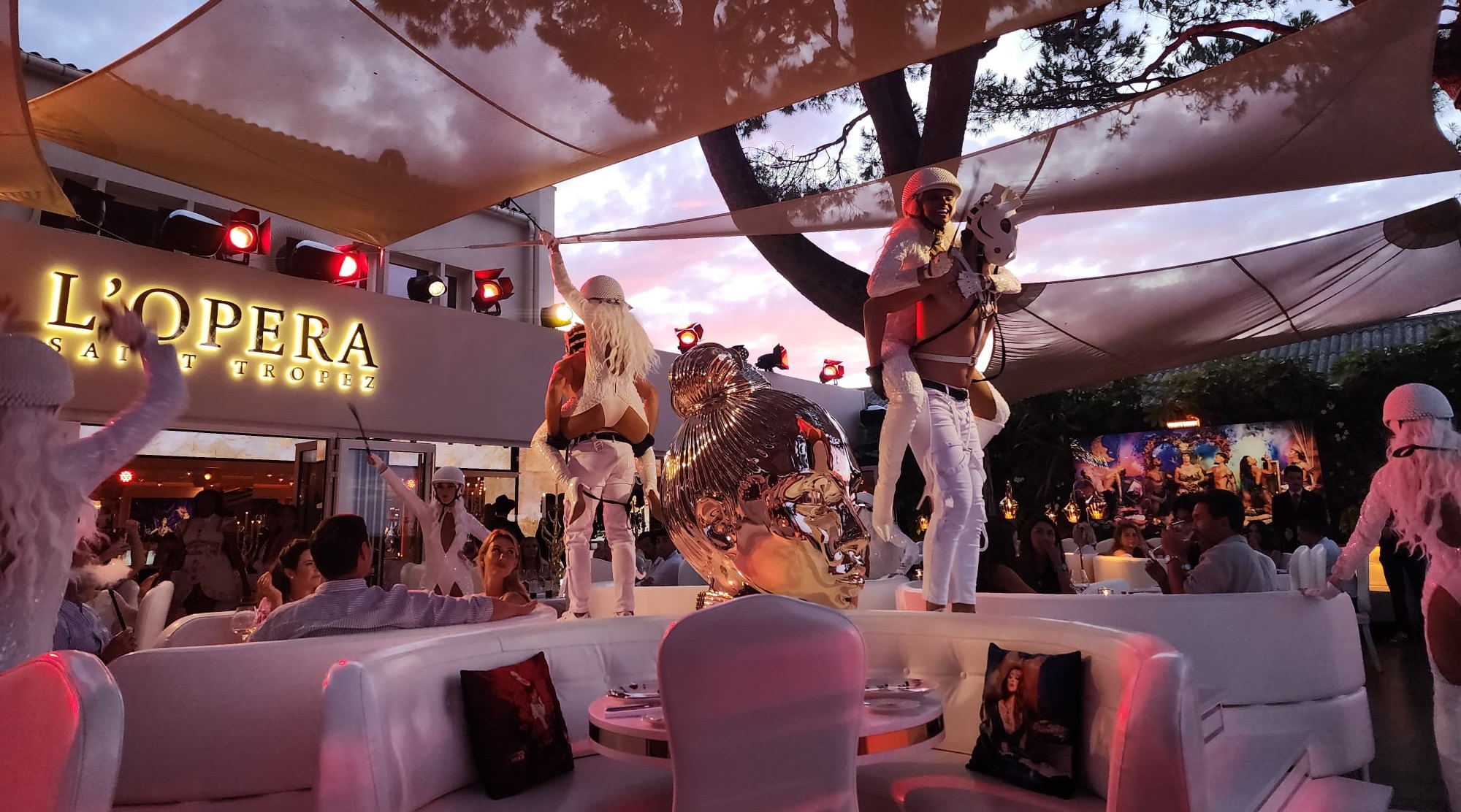 L’Opéra – Saint-Tropez Akşam Eğlencesi