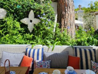 Louis Vuitton Café Saint Tropez Bahçe Bölümü 2