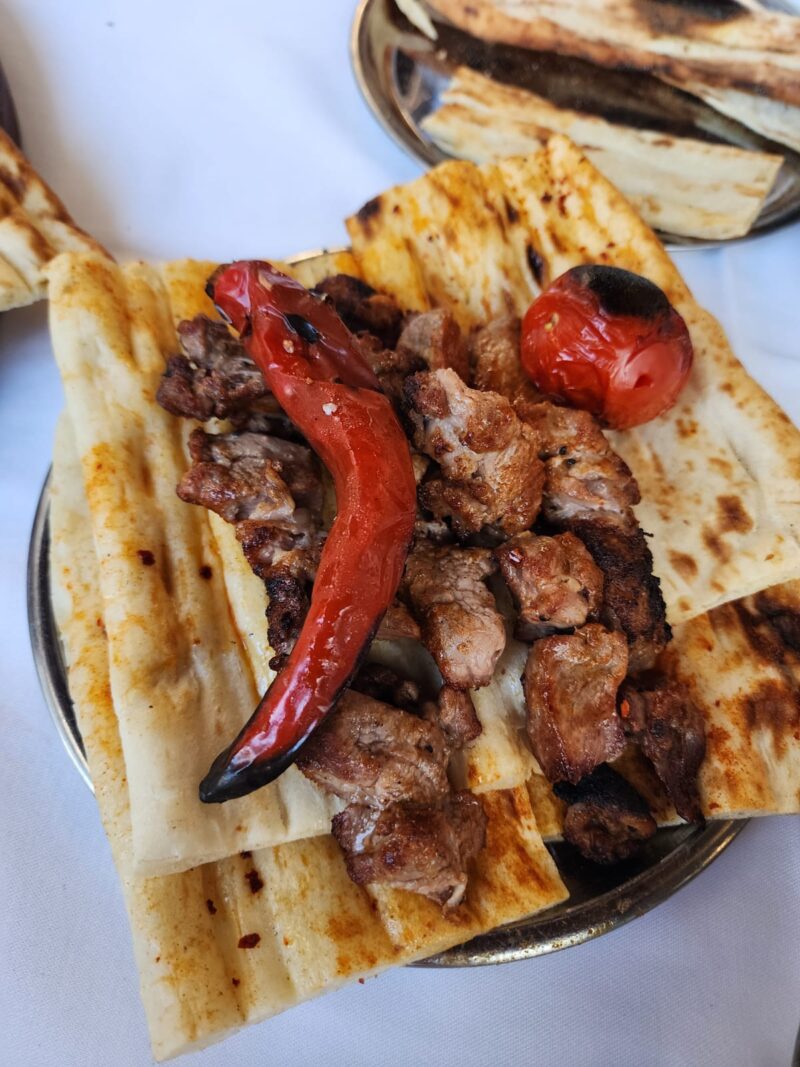 Mert Arnavutköy Çöp Şiş