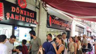 Dönerci Şahin Usta Döner Sırası