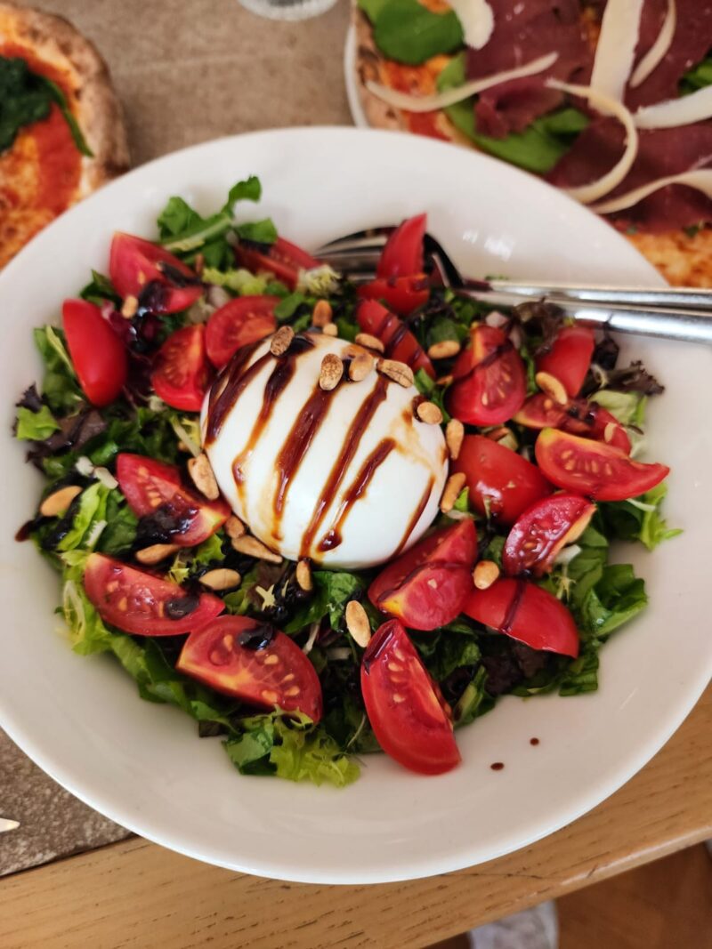 Piccola Pizzeria Arnavutköy Burrata Salata