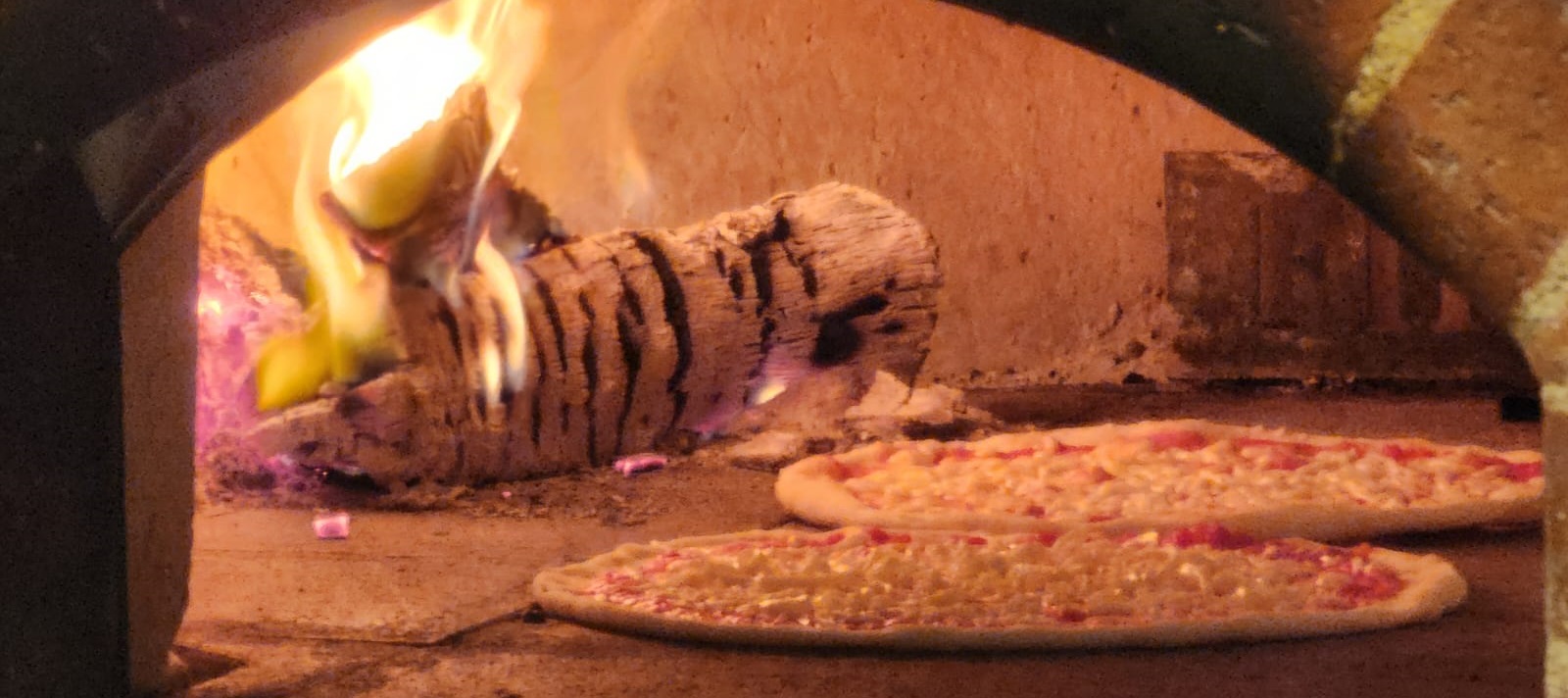 Piccola Pizzeria Arnavutköy Odun Ateşinde Pizza