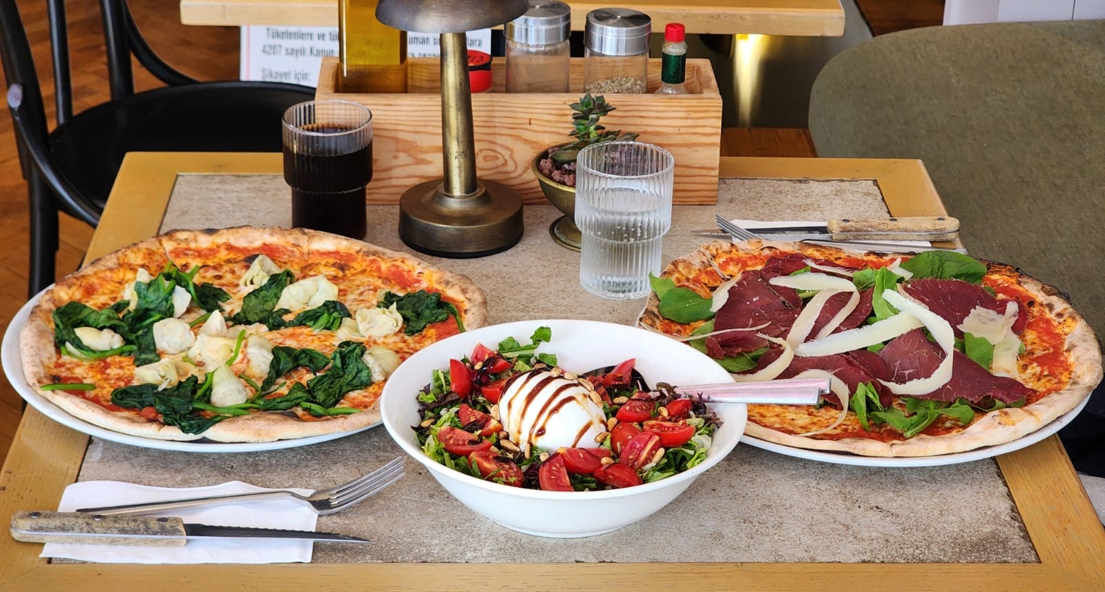 Piccola Pizzeria Arnavutköy Pizza ve Burrata Salata