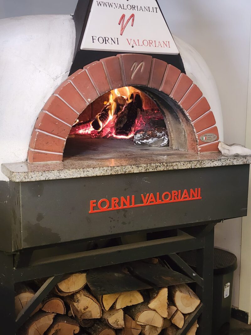 Saporito Trattoria Odun Ateşinde İtalyan Fırın