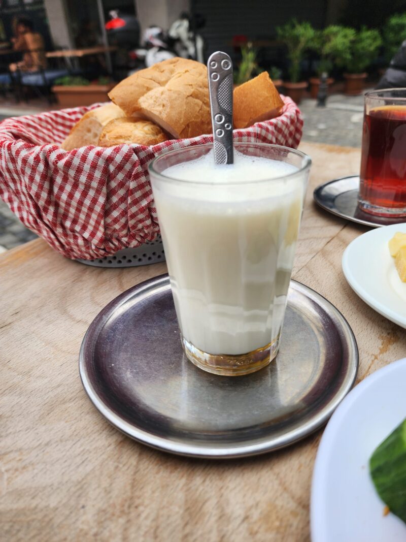 Boris'in Yeri Ballı Süt