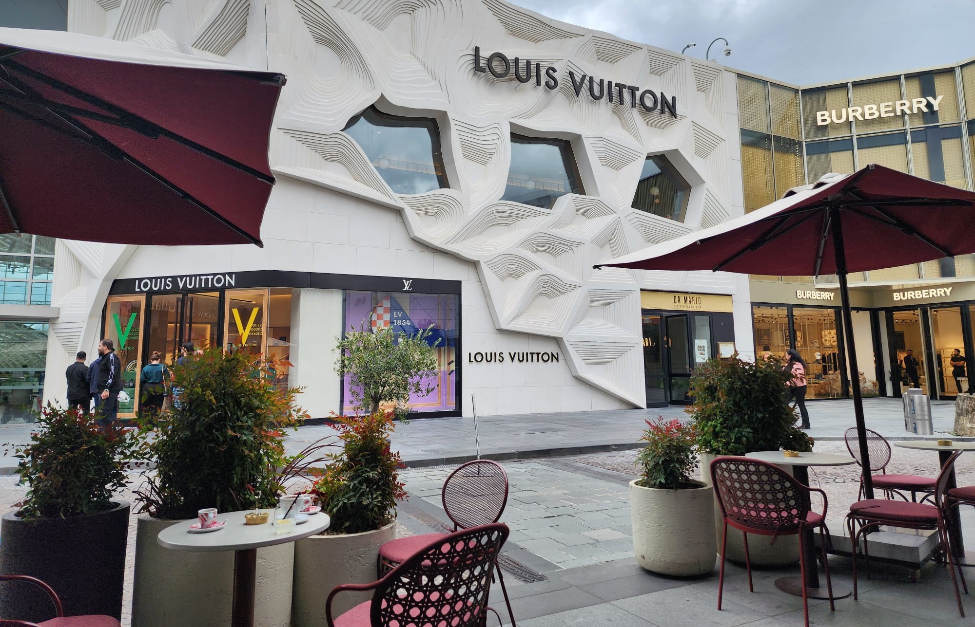 Clove istanbul Cafe Bölümü Manzarası