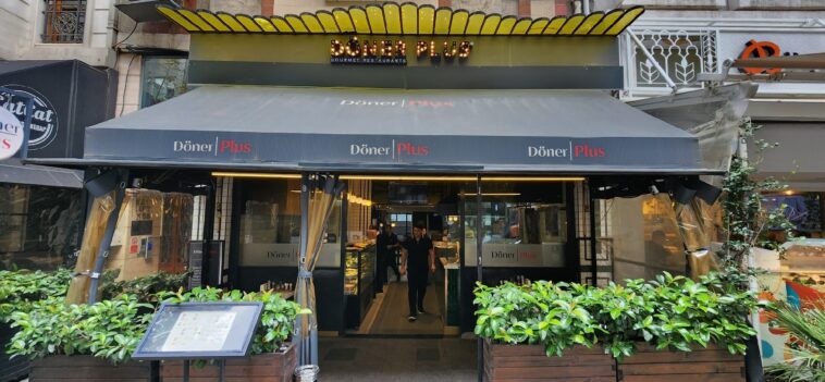 Döner Plus Nişantaşı Girişi