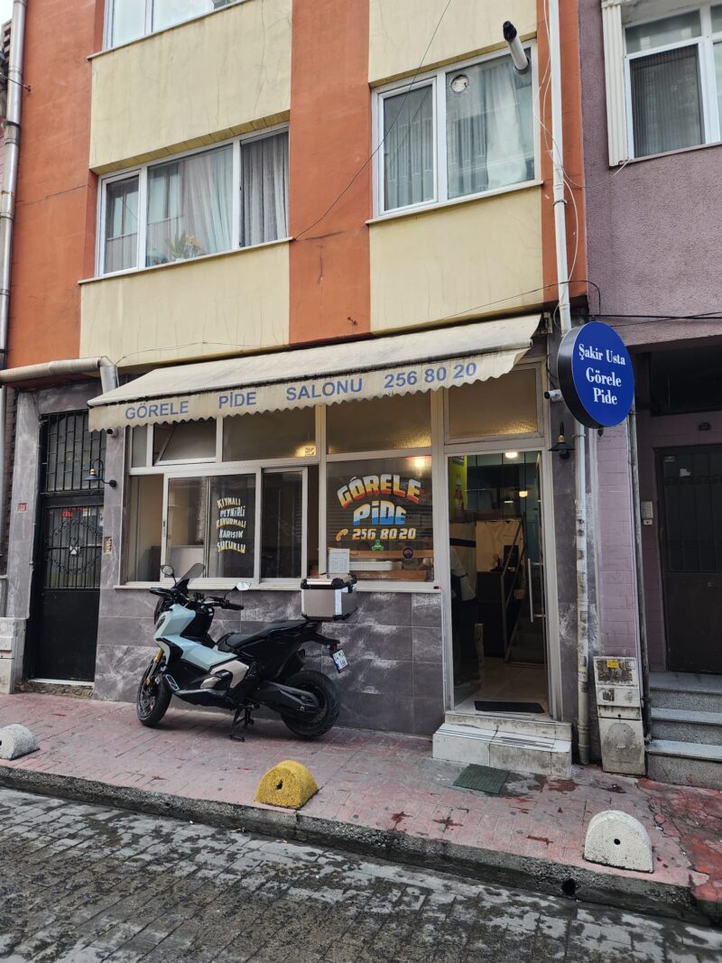 Görele Pide Şakir Usta Girişi 1
