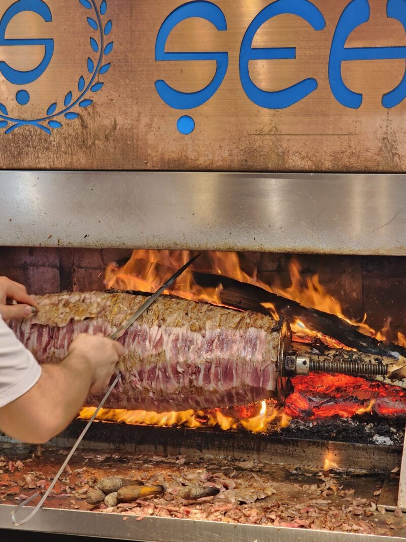 Şehzade Cağ Kebap Cağ Kebap Kesilirken 1
