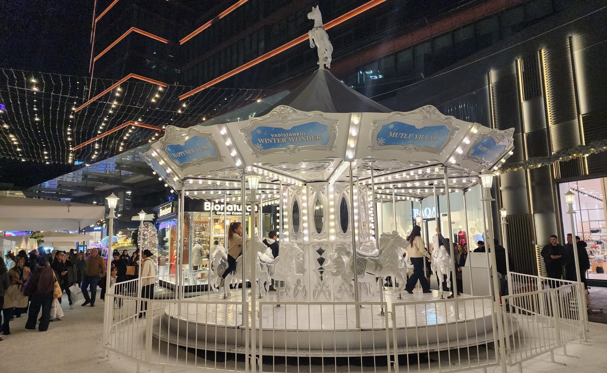Vadistanbul Yılbaşı Festivali Winter Wonder Atlıkarınca