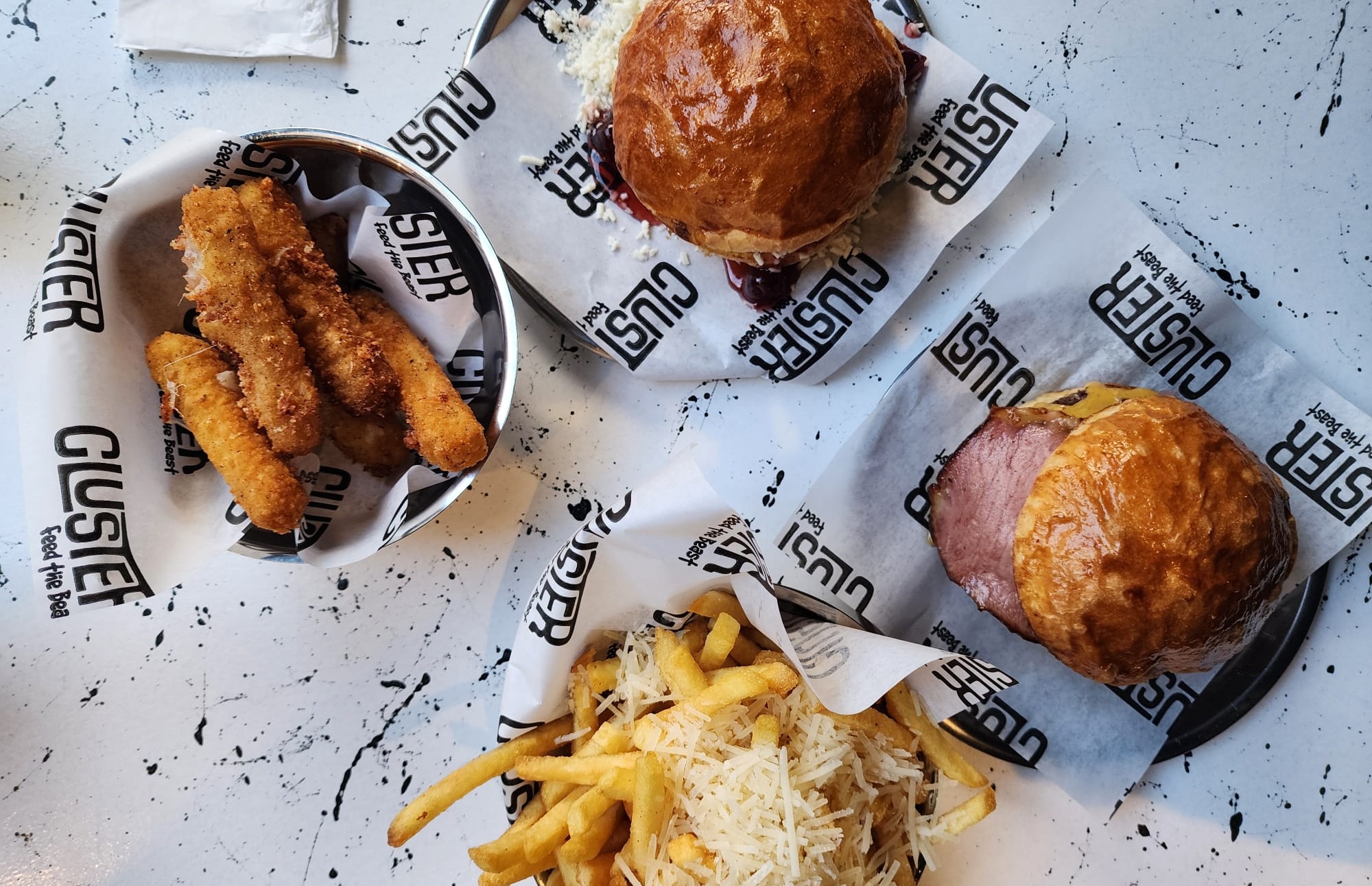 Cluster Burger Cadde Burgerler